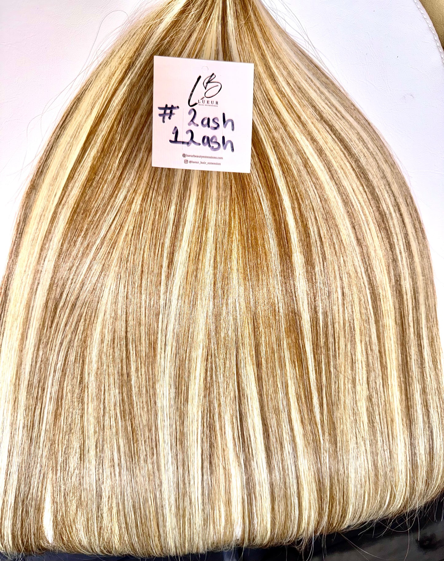 HAIR HUMAN EXTENSIONS TAPE IN